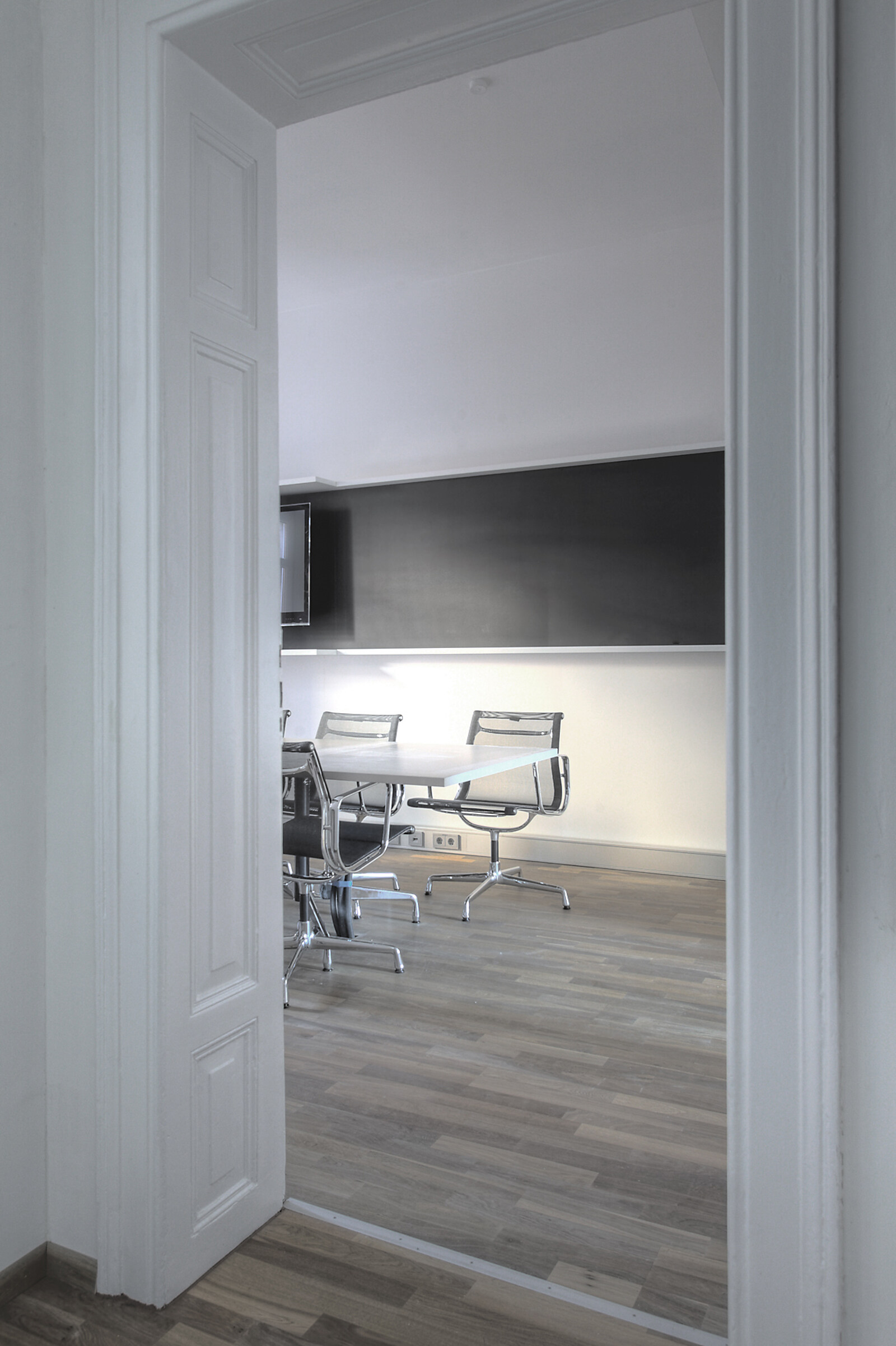 Besprechungsraum Eames chair office 